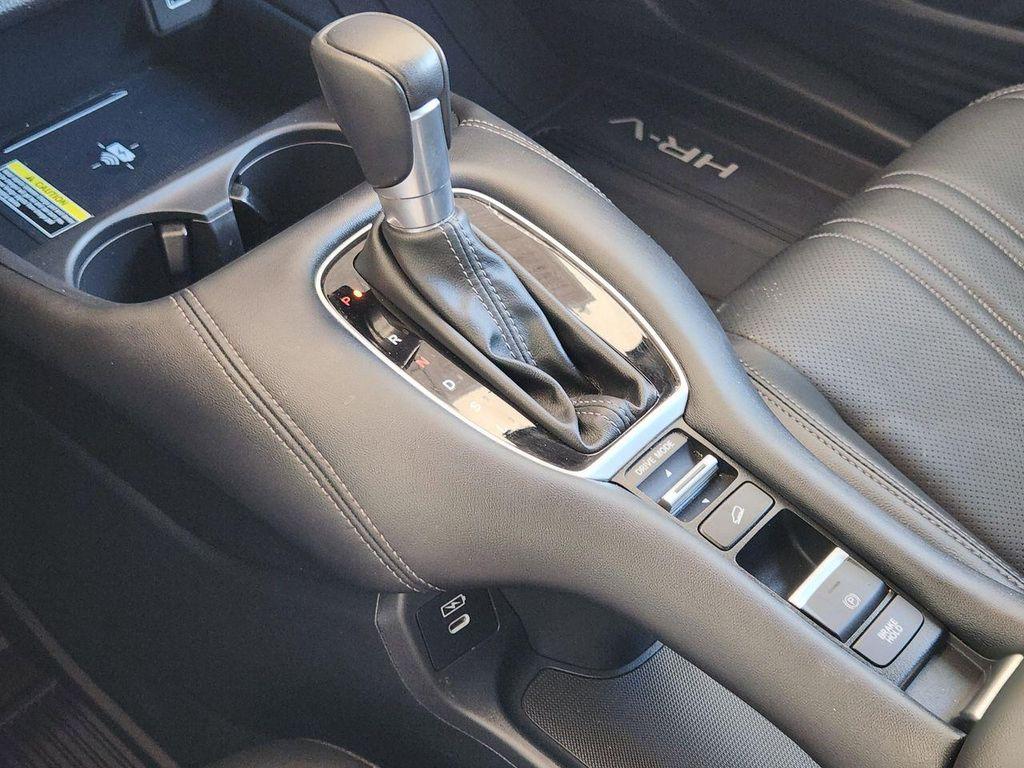 used 2025 Honda HR-V car, priced at $27,900