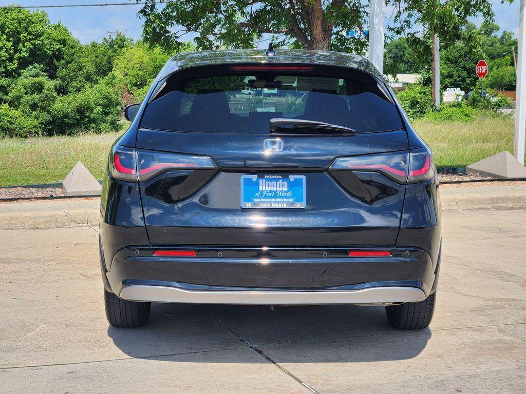 used 2025 Honda HR-V car, priced at $27,900