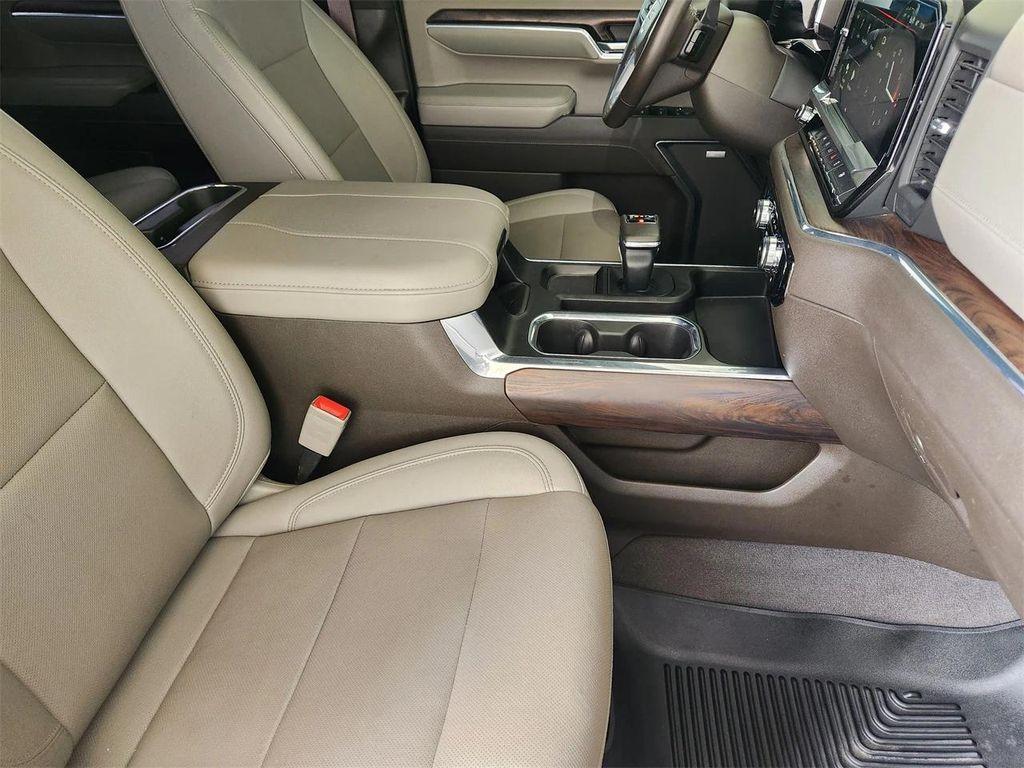 used 2023 GMC Sierra 1500 car, priced at $38,700