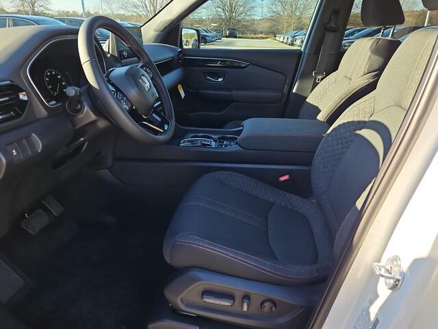 new 2025 Honda Pilot car, priced at $42,660