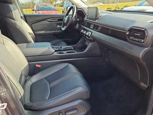 used 2025 Honda Pilot car, priced at $39,525
