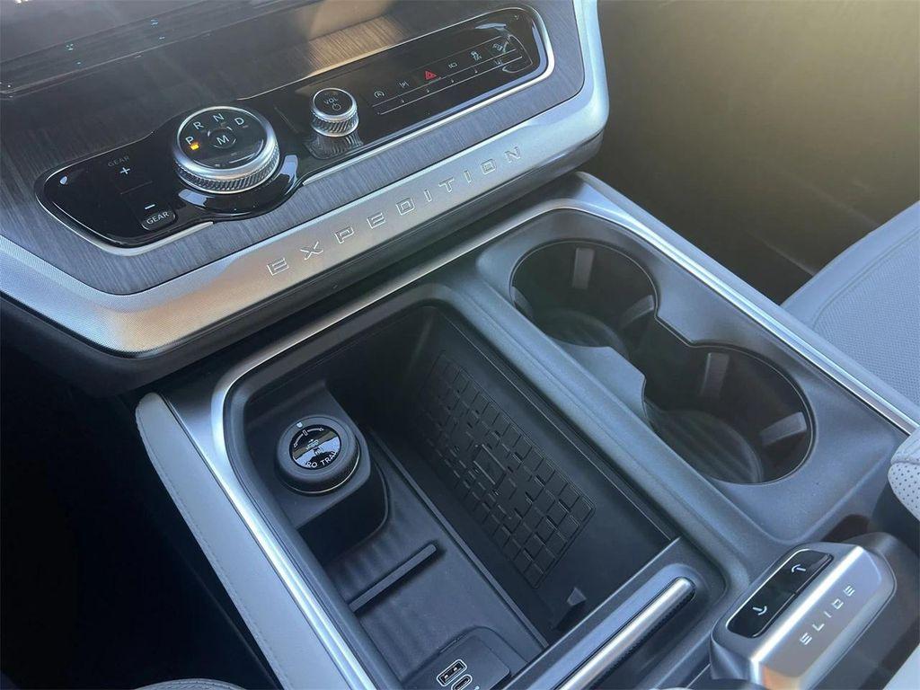 new 2025 Ford Expedition Max car, priced at $89,685