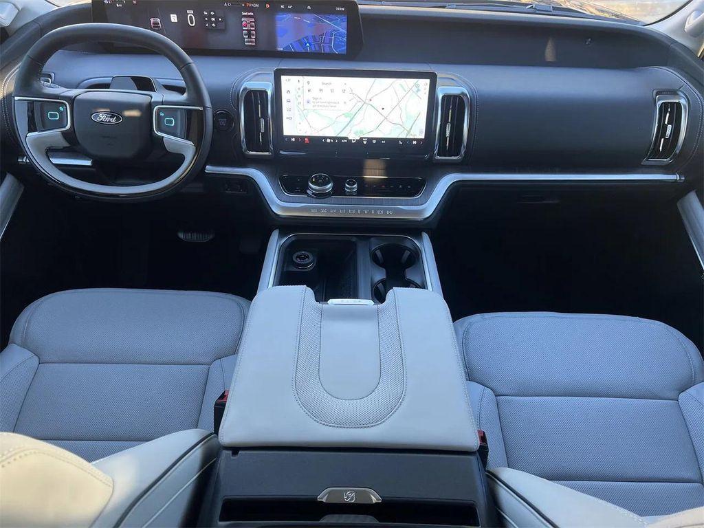 new 2025 Ford Expedition Max car, priced at $89,685