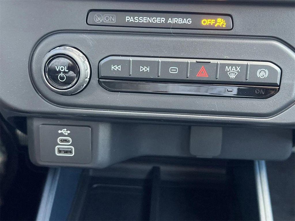 new 2025 Ford Maverick car, priced at $28,652