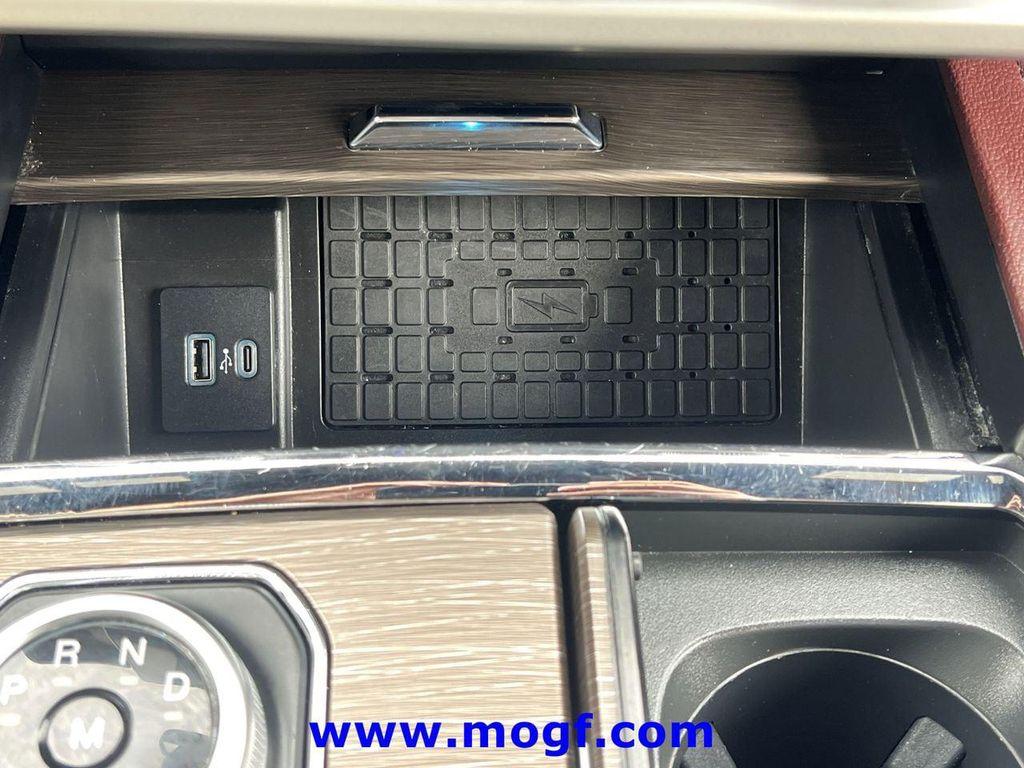 used 2024 Ford Expedition car, priced at $39,955