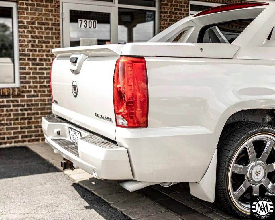 used 2010 Cadillac Escalade EXT car, priced at $13,495