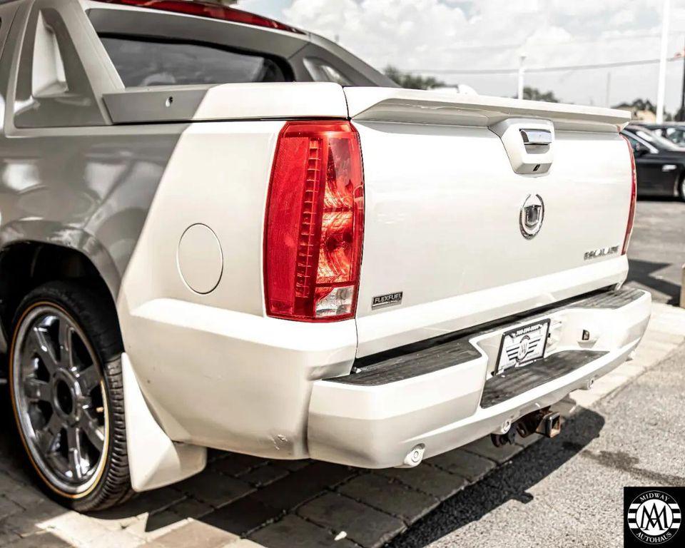 used 2010 Cadillac Escalade EXT car, priced at $13,495