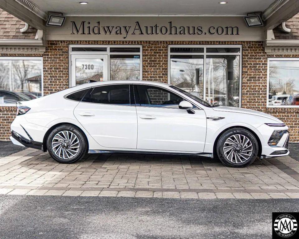 used 2025 Hyundai Sonata Hybrid car, priced at $27,495