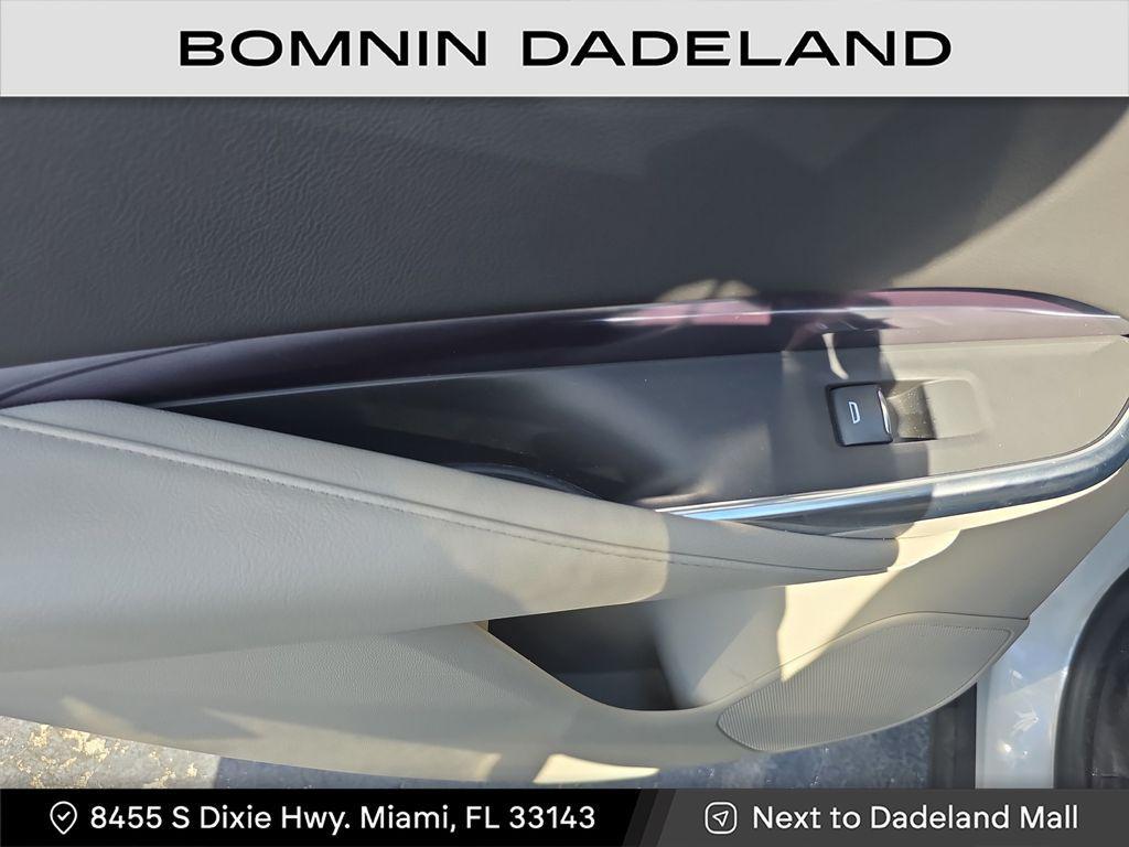 used 2023 Cadillac XT4 car, priced at $21,490