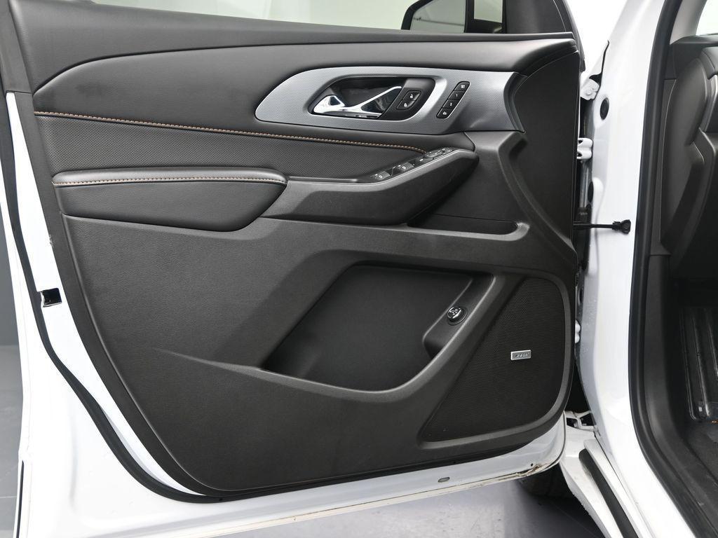 used 2021 Chevrolet Traverse car, priced at $24,490