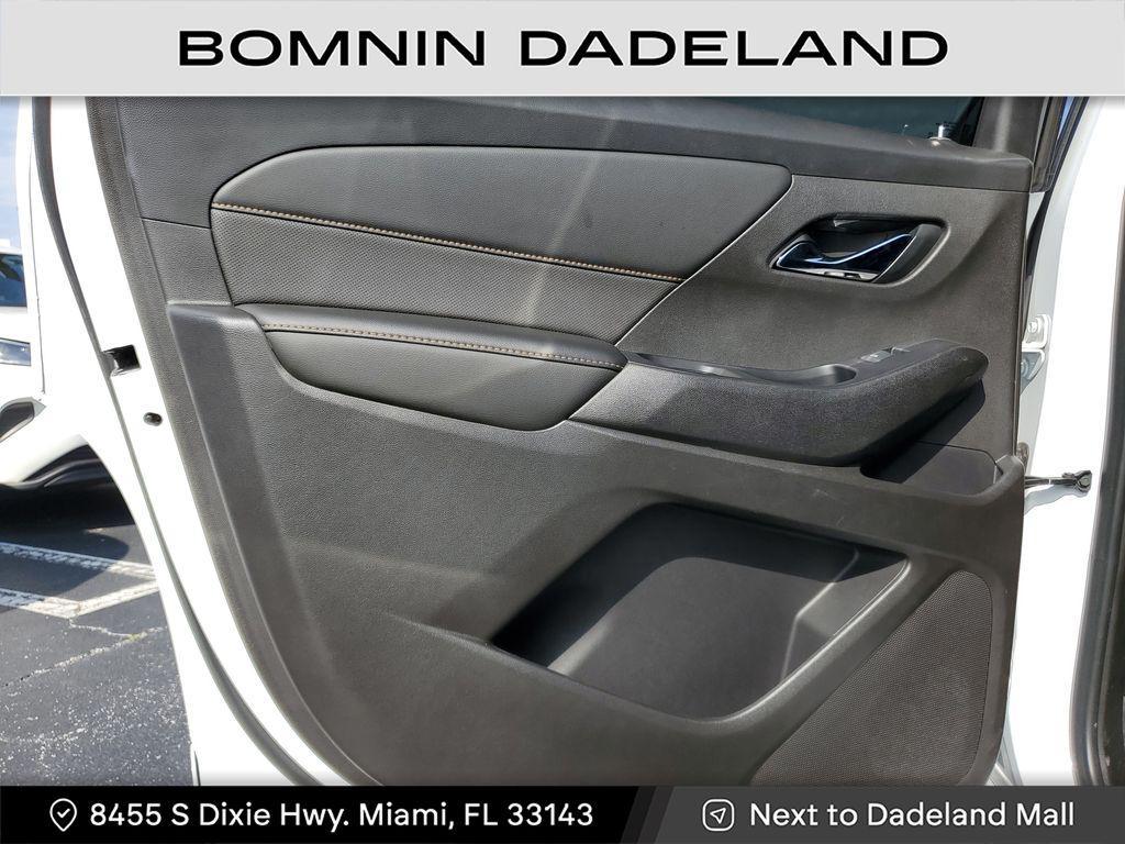 used 2021 Chevrolet Traverse car, priced at $26,490