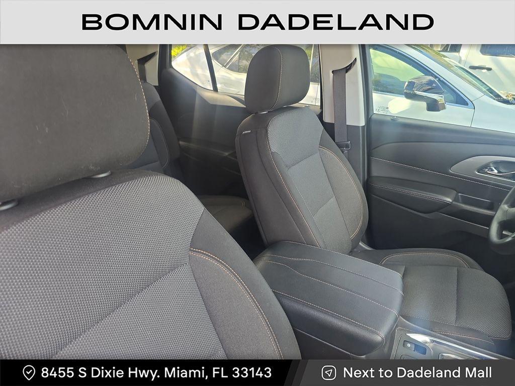 used 2021 Chevrolet Traverse car, priced at $16,490