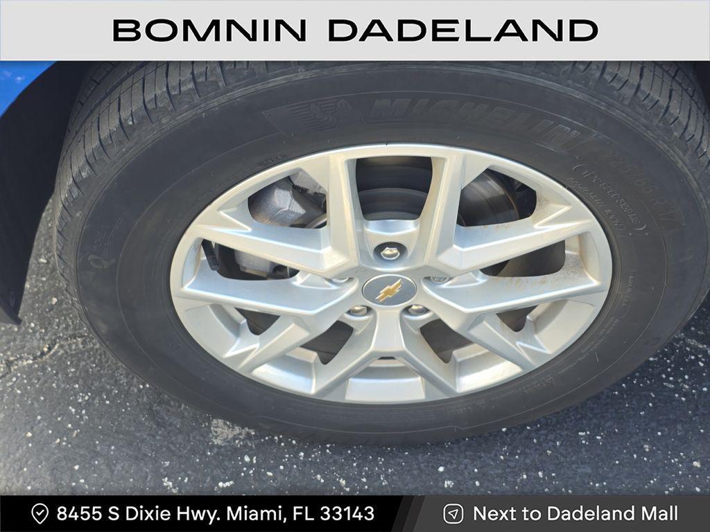 used 2024 Chevrolet Equinox car, priced at $14,990