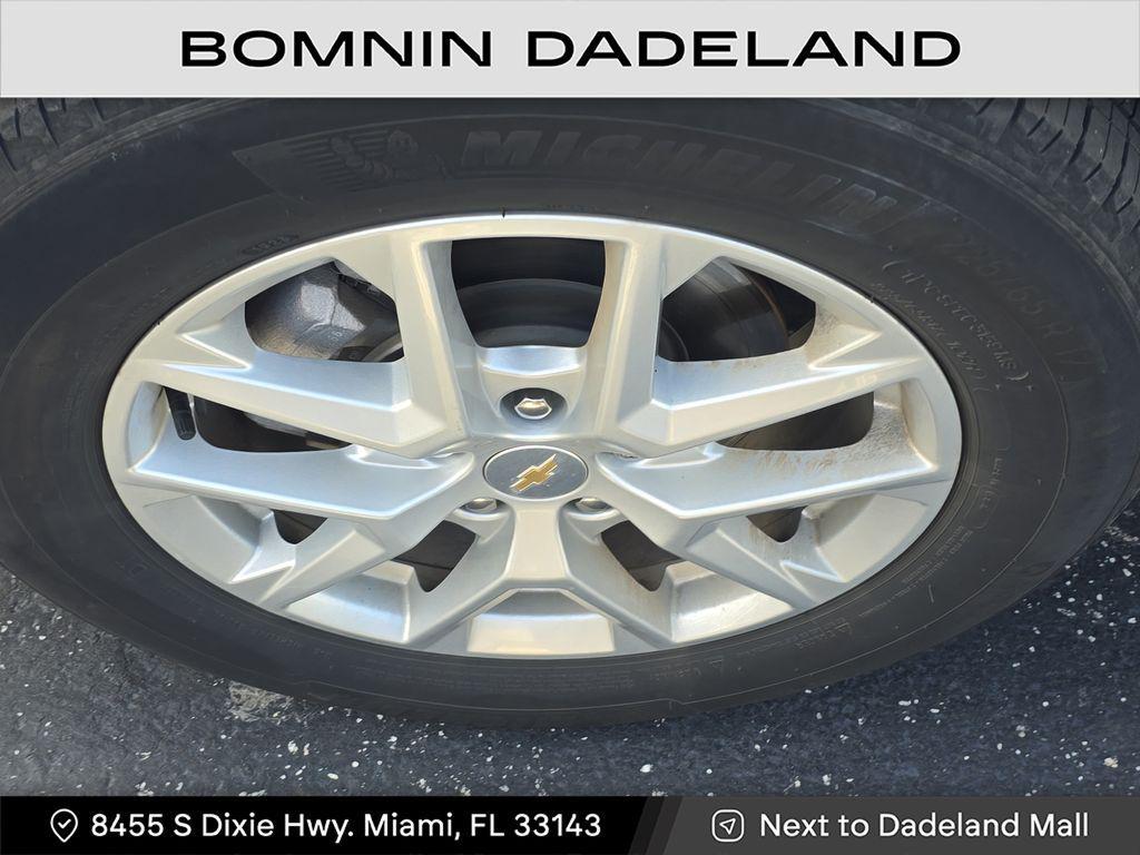 used 2024 Chevrolet Equinox car, priced at $14,990