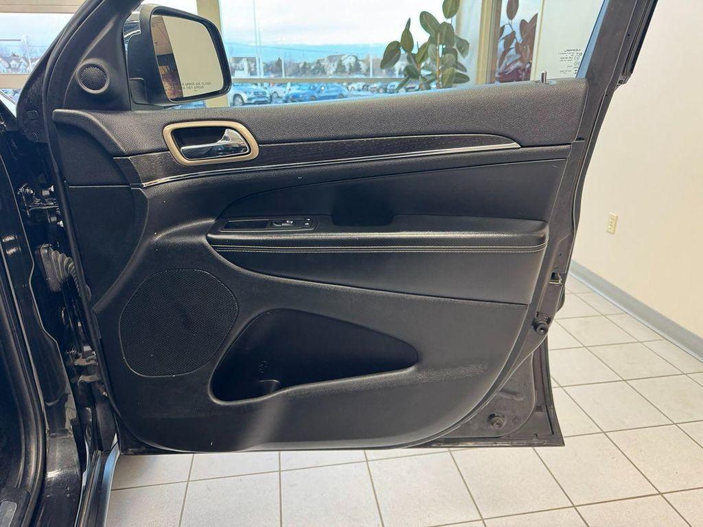 used 2015 Jeep Grand Cherokee car, priced at $13,999