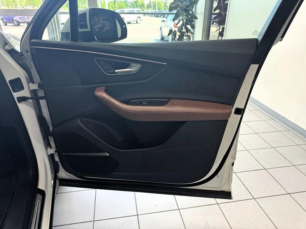 used 2022 Audi Q7 car, priced at $28,999