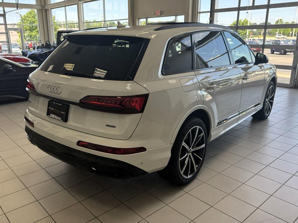 used 2022 Audi Q7 car, priced at $28,999