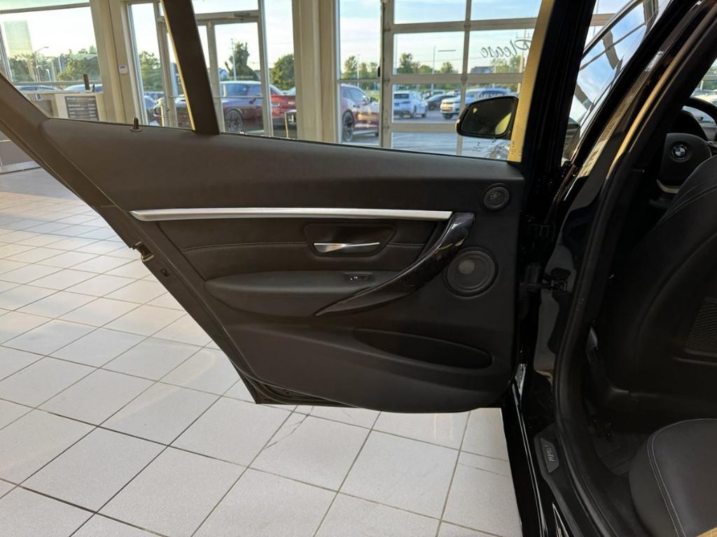 BMW 3 Series view 46