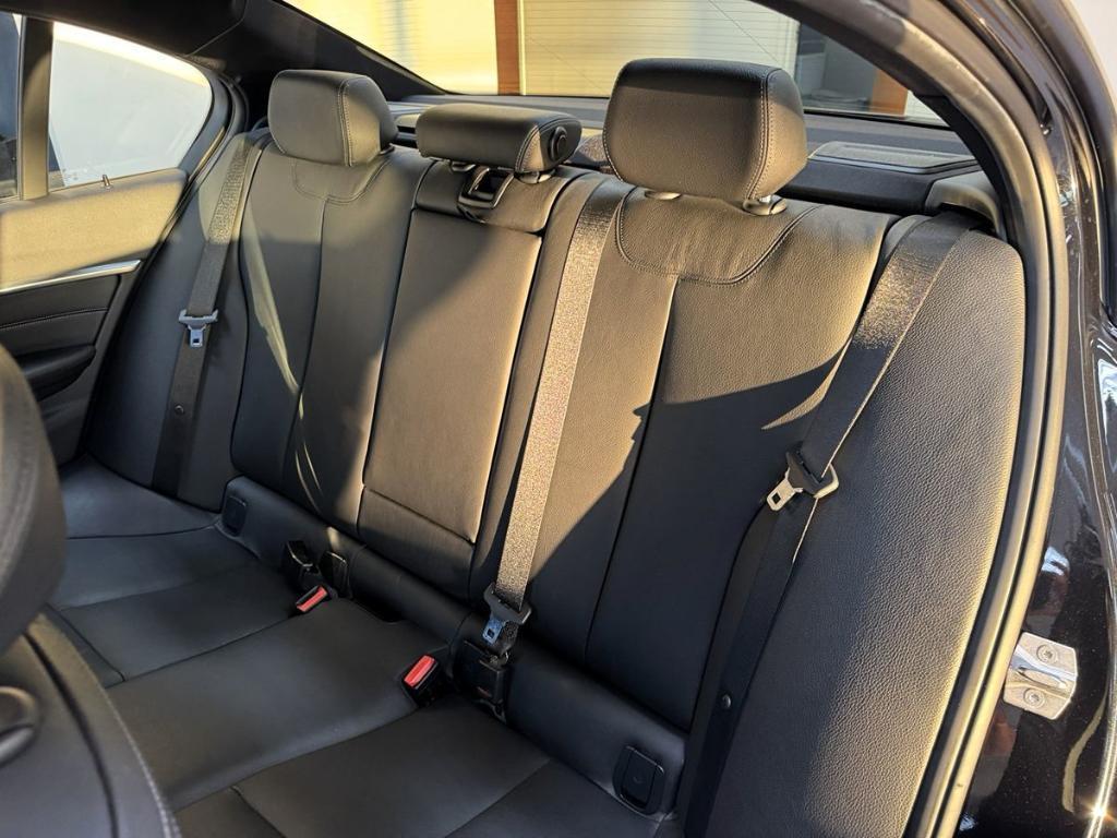 BMW 3 Series view 50