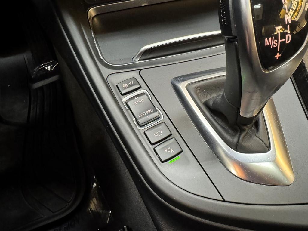 BMW 3 Series view 37