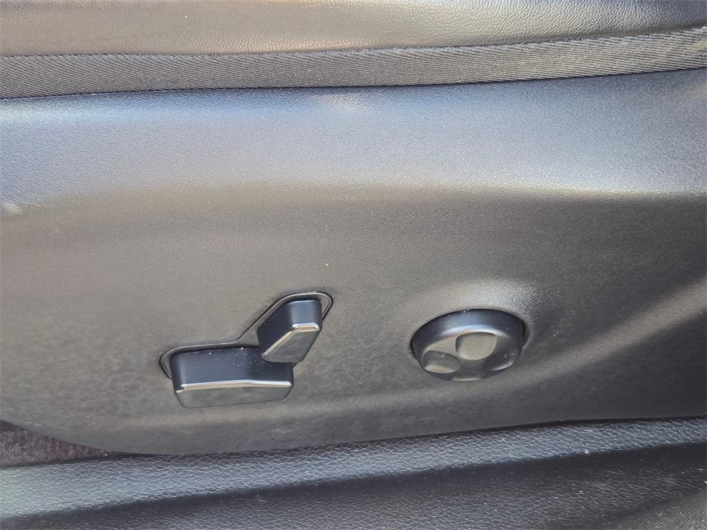 used 2016 Jeep Cherokee car, priced at $10,734