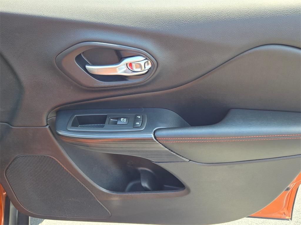 used 2016 Jeep Cherokee car, priced at $10,734