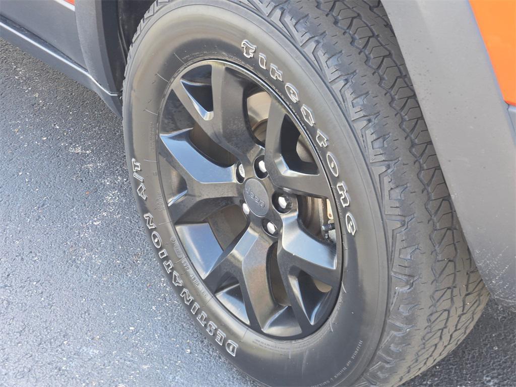 used 2016 Jeep Cherokee car, priced at $10,734