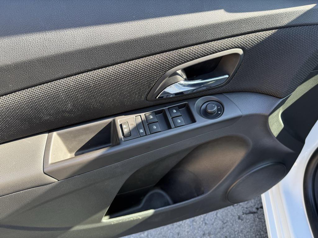 used 2016 Chevrolet Cruze Limited car, priced at $7,944