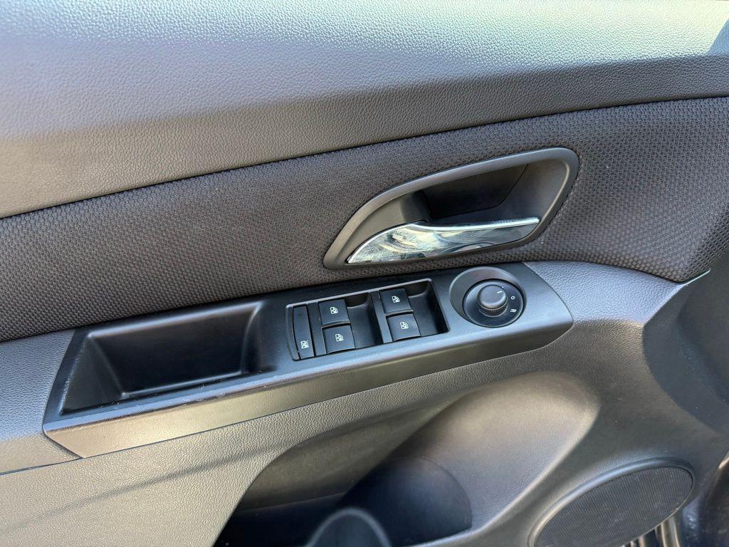 used 2014 Chevrolet Cruze car, priced at $7,844
