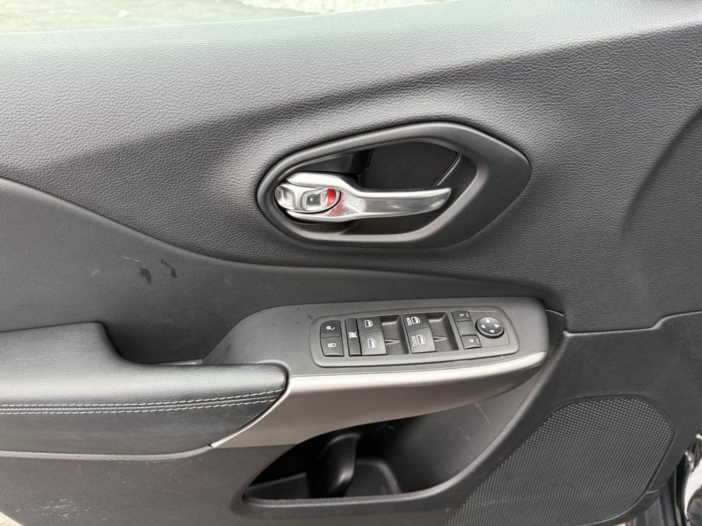 used 2022 Jeep Cherokee car, priced at $20,834