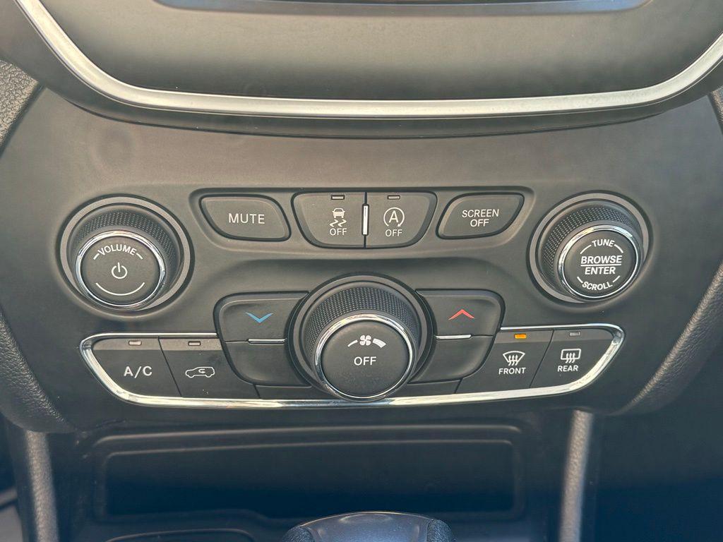 used 2019 Jeep Cherokee car, priced at $15,144
