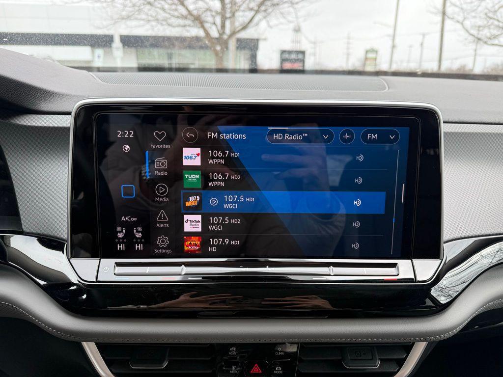 used 2024 Volkswagen Atlas car, priced at $36,326