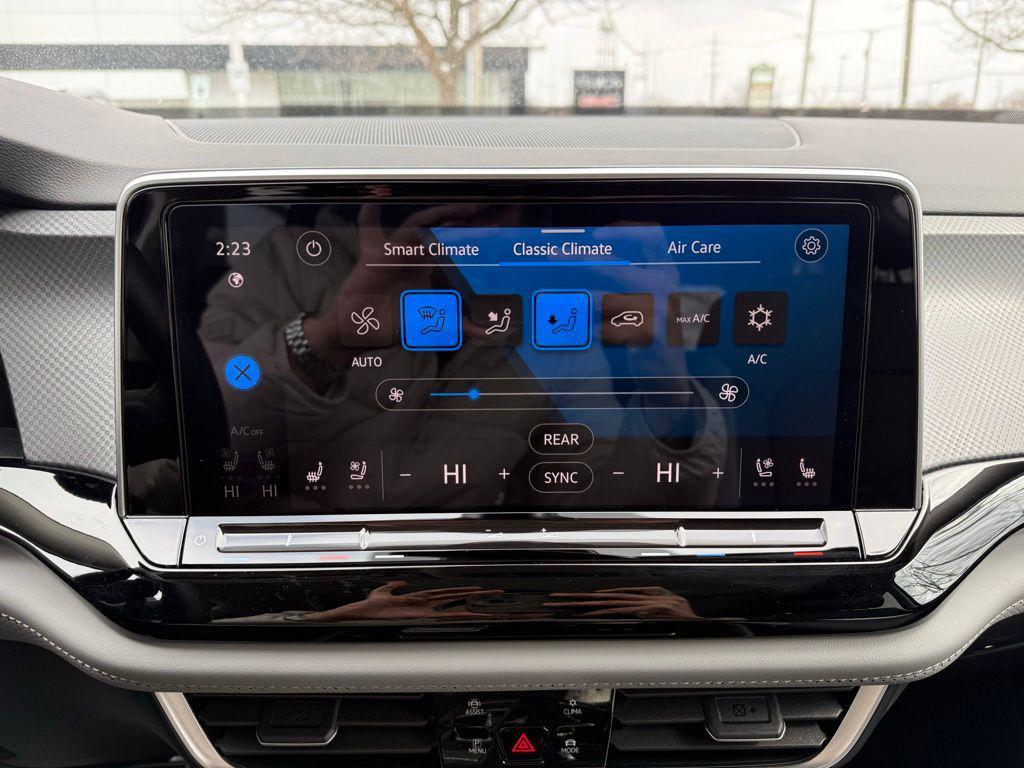 used 2024 Volkswagen Atlas car, priced at $36,326