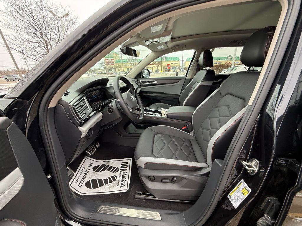used 2024 Volkswagen Atlas car, priced at $36,326