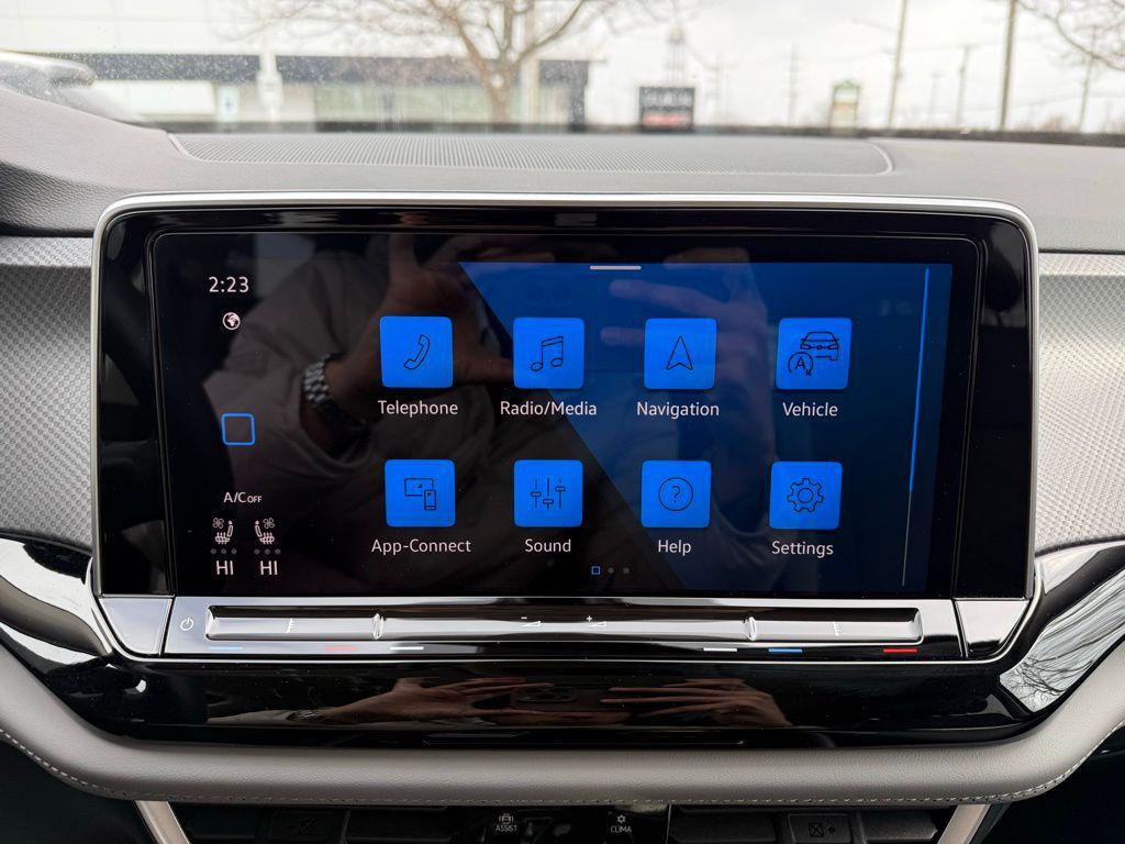 used 2024 Volkswagen Atlas car, priced at $36,326