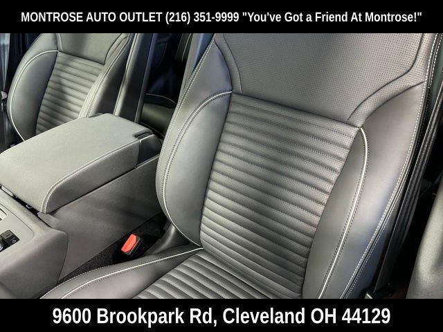 new 2024 Land Rover Discovery car, priced at $62,111