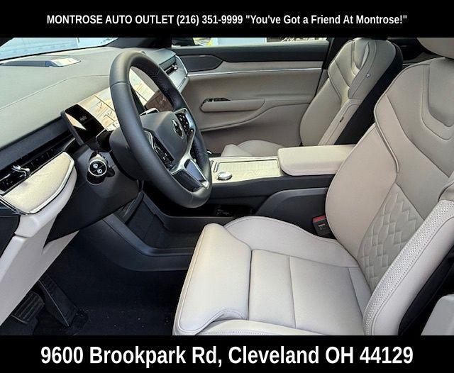 new 2025 Volvo EX90 car, priced at $95,140