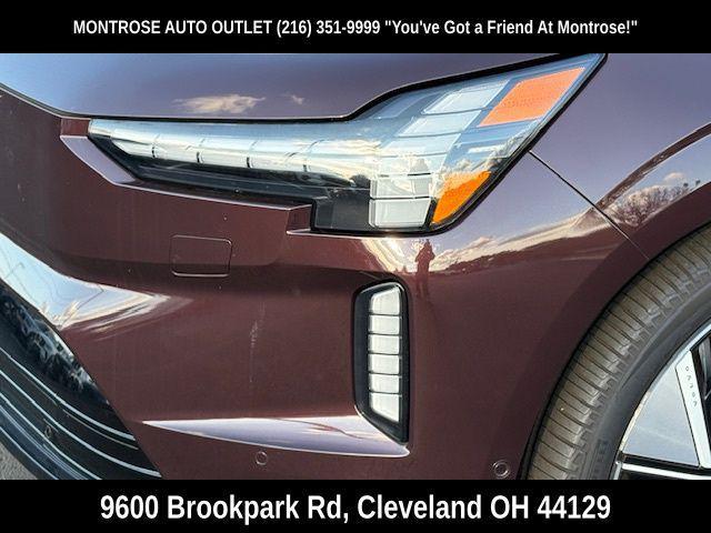 new 2025 Volvo EX90 car, priced at $95,140