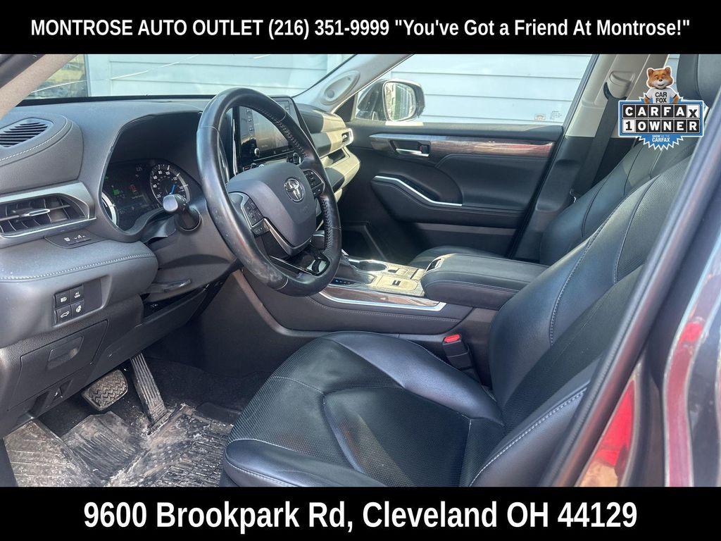 used 2020 Toyota Highlander Hybrid car, priced at $27,211