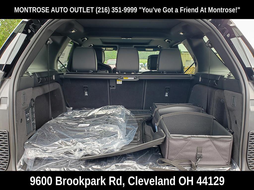 new 2025 Land Rover Discovery car, priced at $68,311