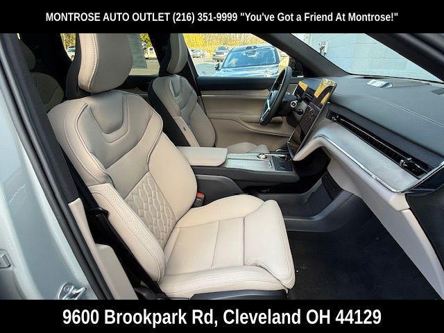 new 2025 Volvo EX90 car, priced at $86,790