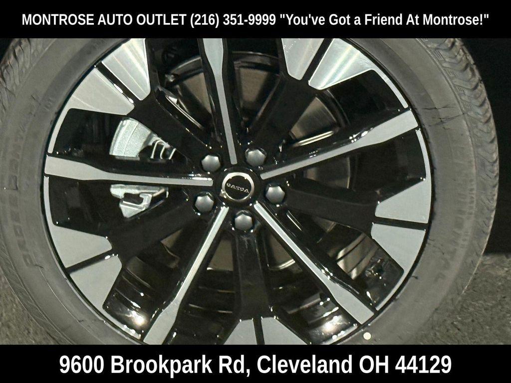 new 2026 Volvo XC60 car, priced at $57,985