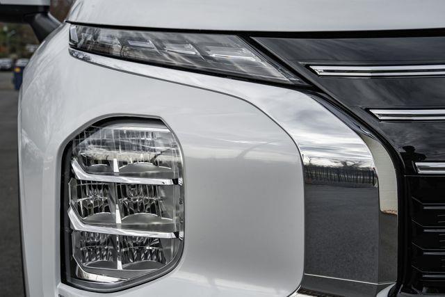 new 2025 Mitsubishi Outlander car, priced at $36,825