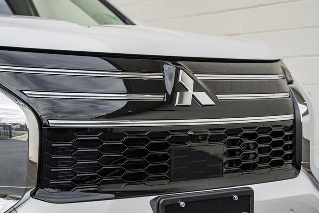 new 2025 Mitsubishi Outlander car, priced at $36,825