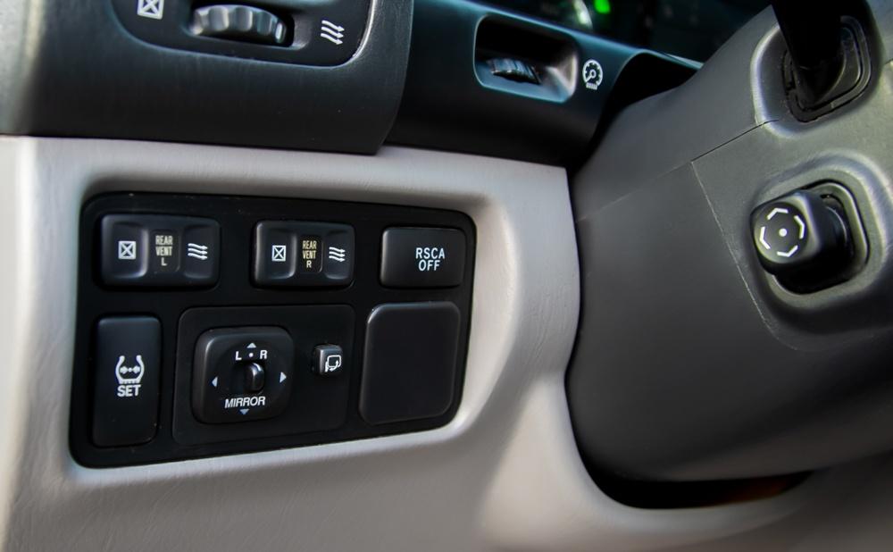 used 2006 Lexus LX 470 car, priced at $19,950