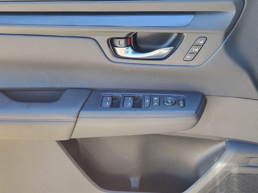 new 2025 Honda CR-V Hybrid car, priced at $37,087