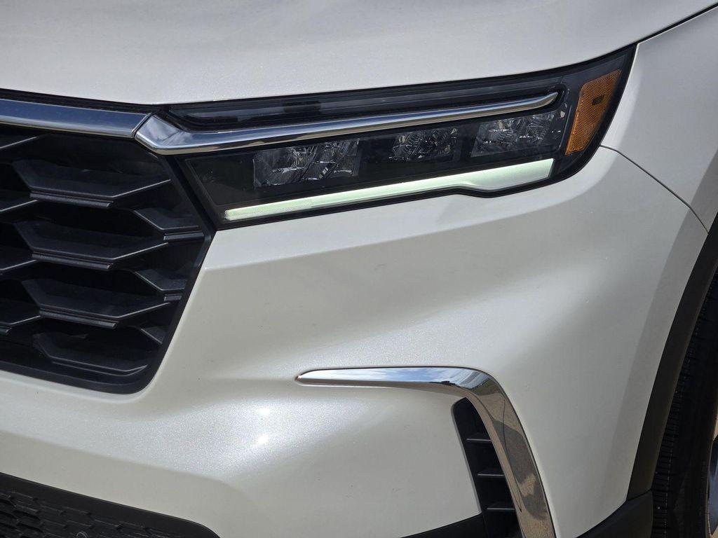 used 2025 Honda Pilot car, priced at $45,103