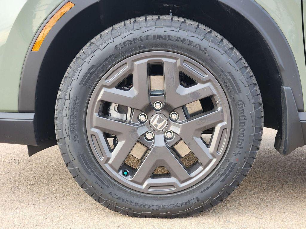 new 2026 Honda CR-V Hybrid car, priced at $38,648