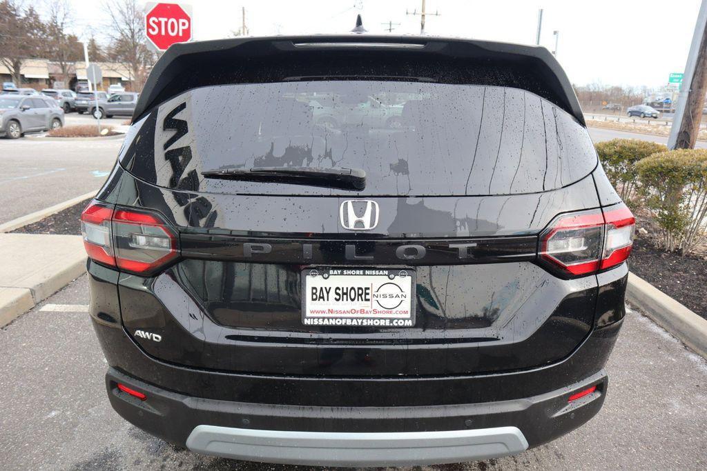 used 2024 Honda Pilot car, priced at $35,149