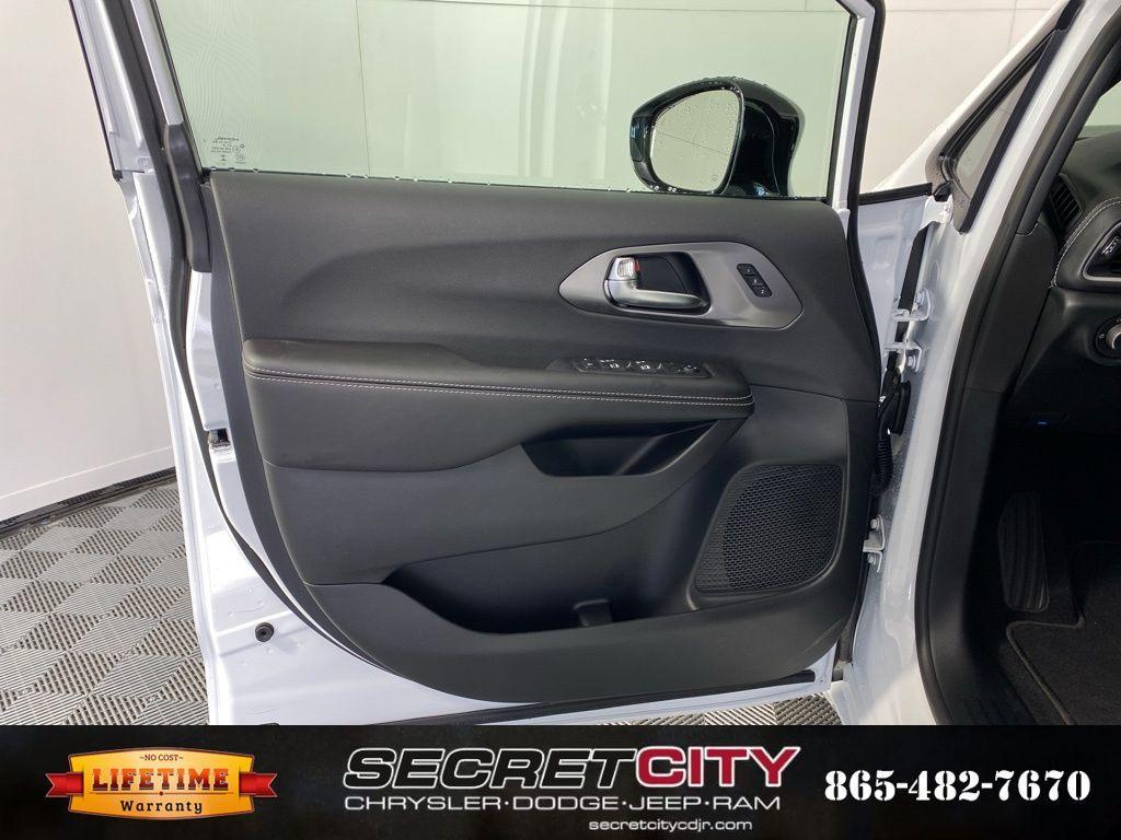 new 2026 Chrysler Pacifica car, priced at $42,398